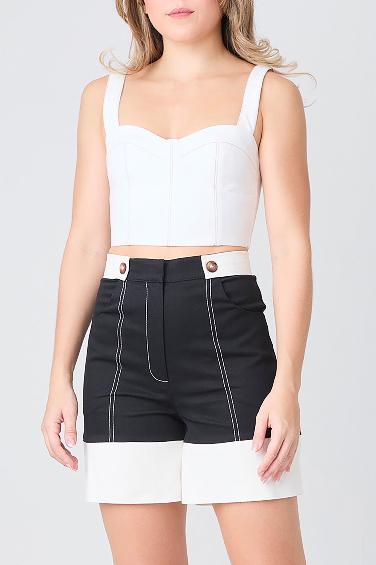 Short Farrah Negro CROPPED
